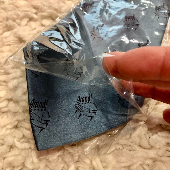 Silk Chesbro Music Company Grand Piano  music tie - Picture 3 of 5